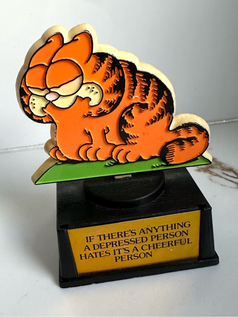 vintage 1978 Aviva Garfield message trophy